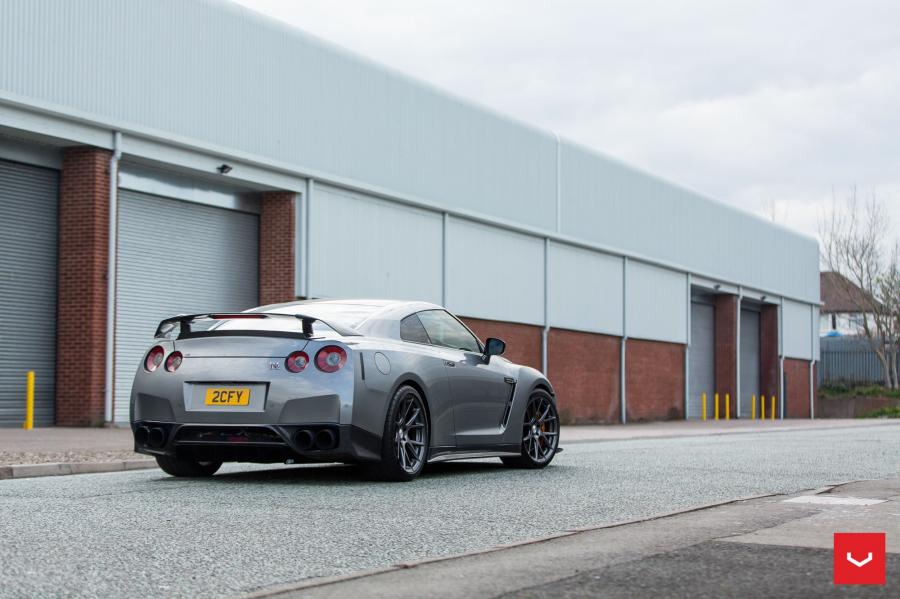  Nissan GT-R on Vossen Wheels (VFS6) 2016 года  (UK) (фото 27 из 29)